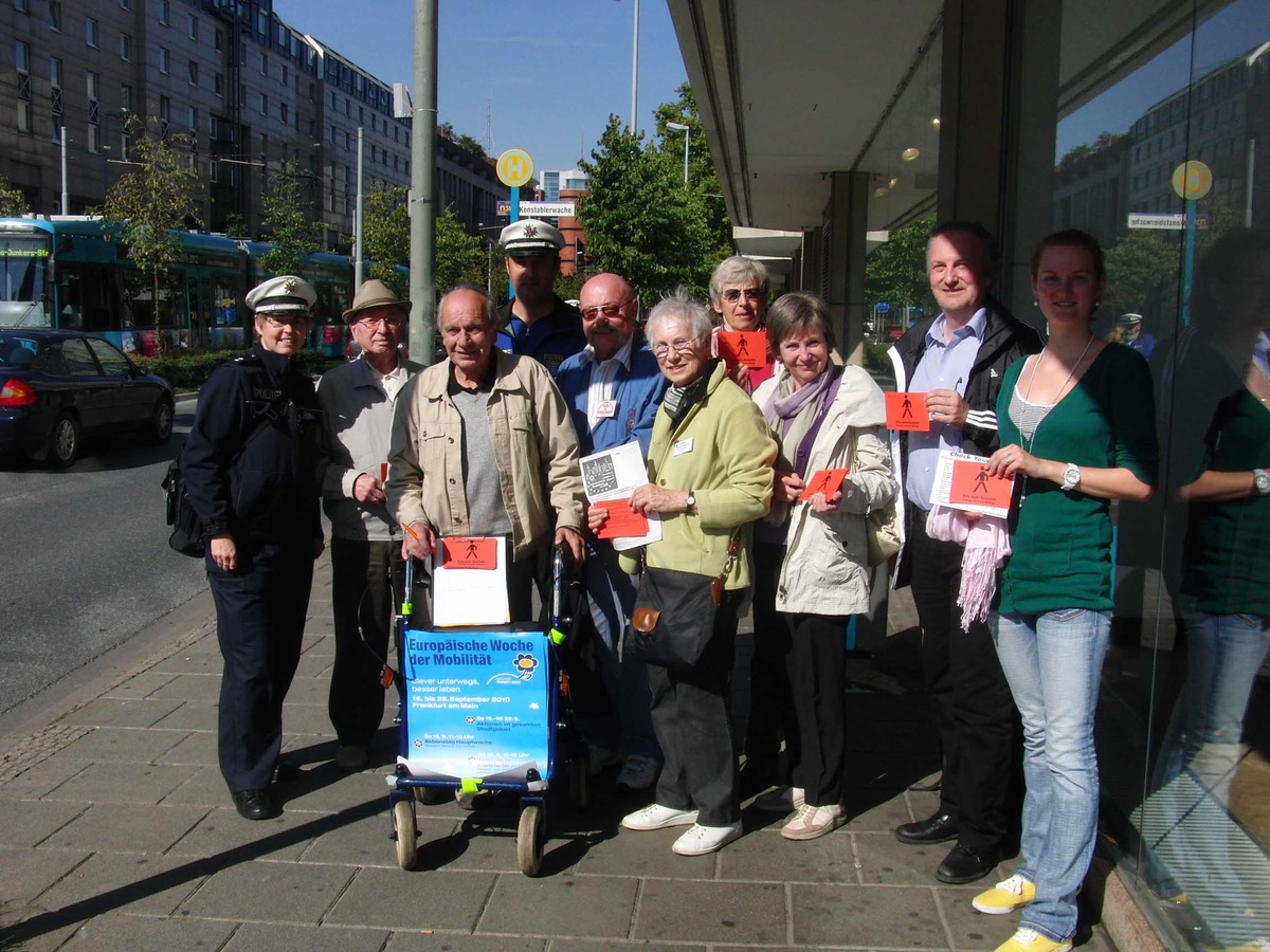 POL-F: 100921 - 1139 Frankfurt-Innenstadt: Informationsveranstaltung &quot;Sichere Mobilität für ältere Menschen auf Frankfurts Gehwegen&quot; erfolgreich durchgeführt -	Nachtrag zur Pressemitteilung Nummer 100917-1123 -