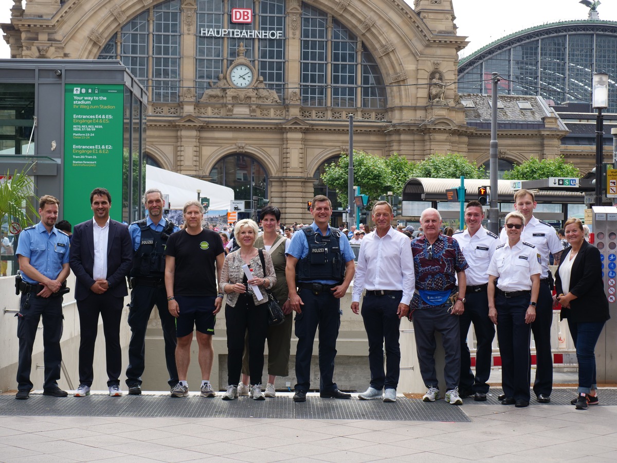 POL-F: 240624 - 0645 Frankfurt - Bahnhofsviertel: Weiterer &quot;Schutzmann vor Ort&quot; für das Bahnhofsviertel in sein Amt eingeführt