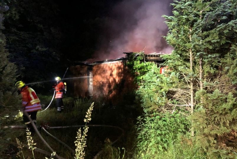 POL-CE: Garßen - Brand eines leerstehenden Bahnbetriebshauses