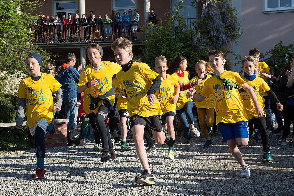 Presseinformation: 100 Jahre Waldorfschule - Staffellauf wird zum Erfolgsprojekt