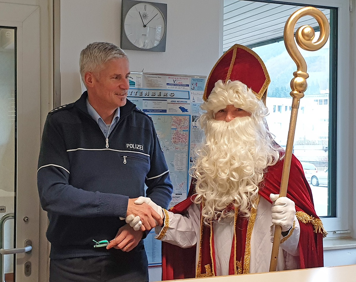 POL-MK: Besuch vom Nikolaus