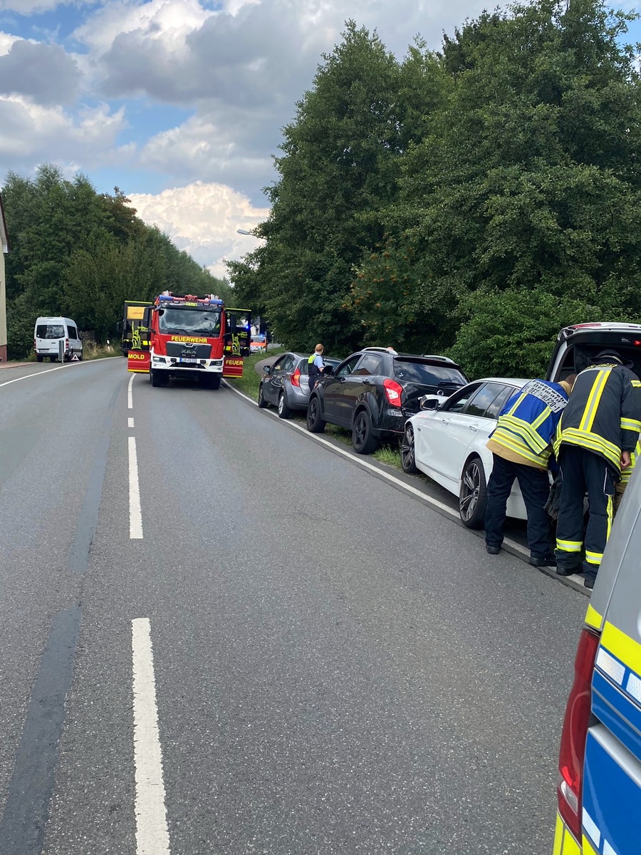 FW-DT: Verkehrsunfall auf der Bielefelder Straße