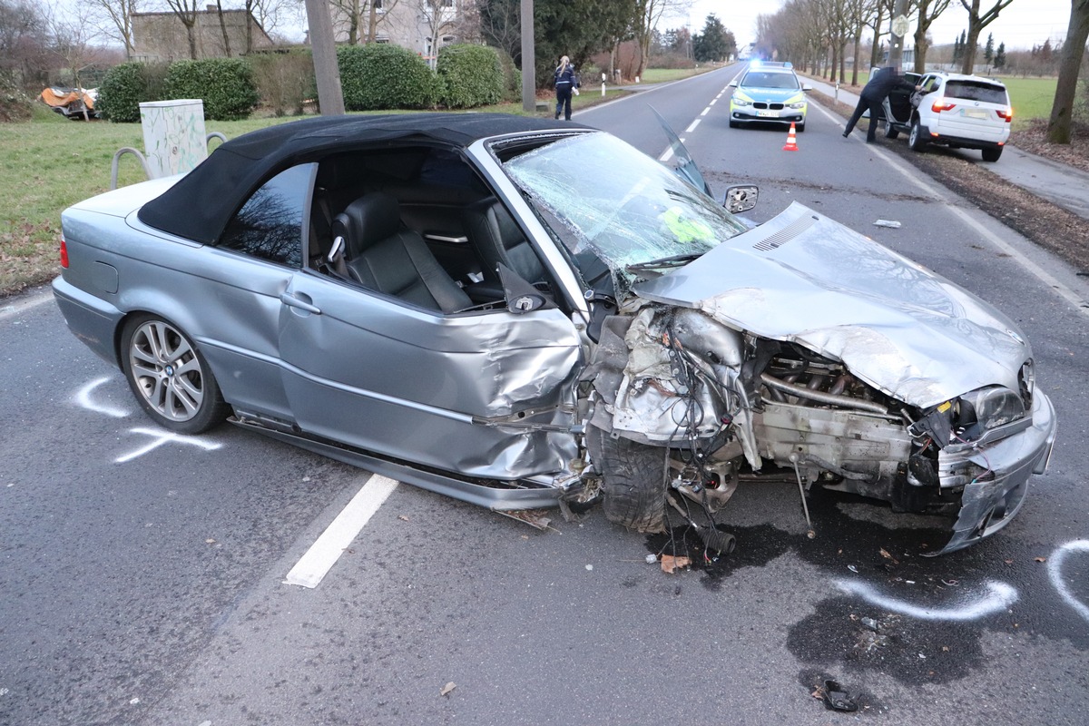 POL-ME: Hoher Sachschaden nach Verkehrsunfall - Langenfeld - 1902062