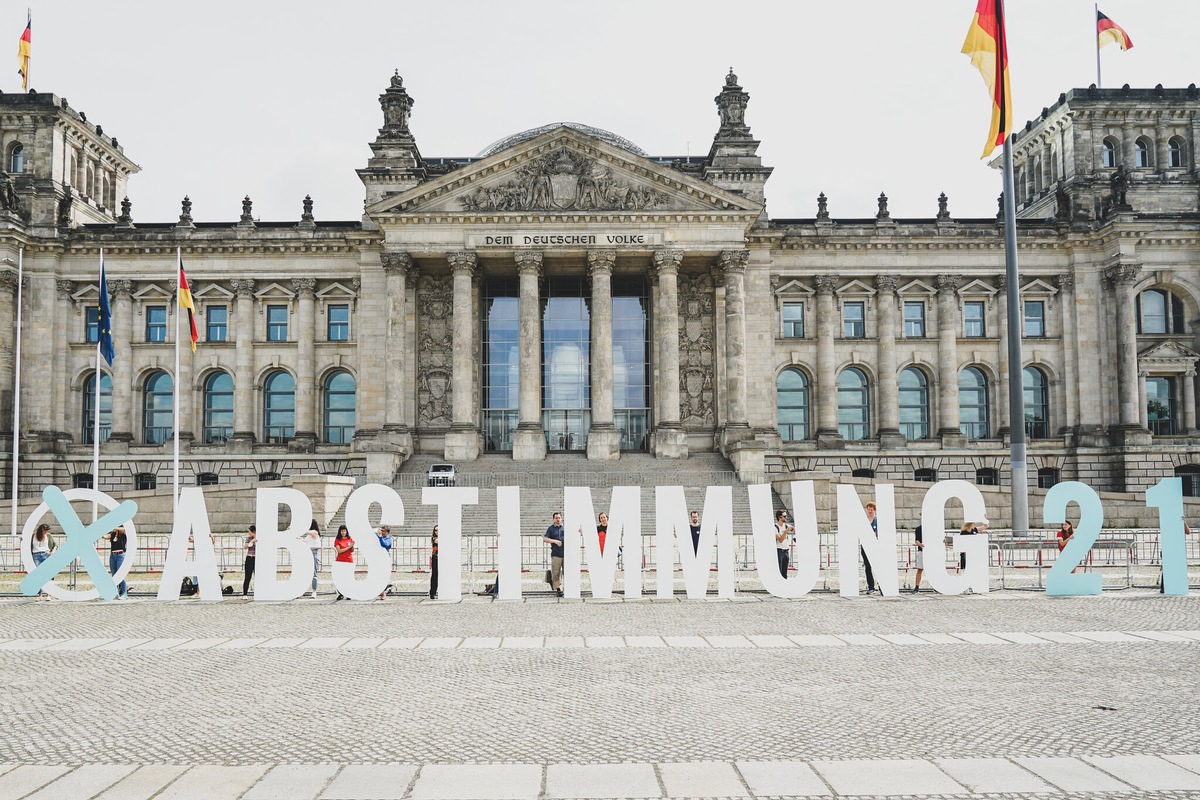 Das hat sich noch keiner getraut: Zivilgesellschaft organisiert bundesweite Volksabstimmung in Eigenregie - über 260.000 Anmeldungen bisher