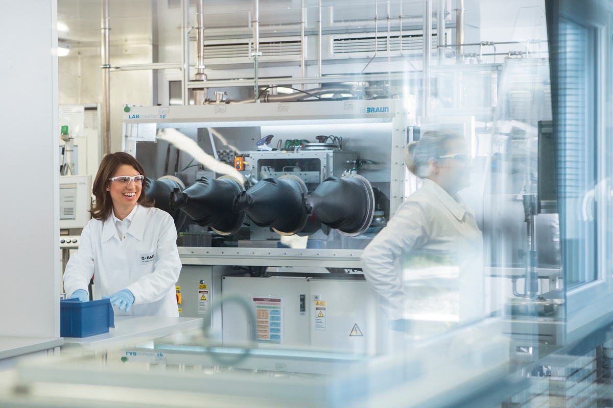 BASF mit aktuellen Pressefotos zur Halbjahrespressekonferenz am 27.07.2018 (FOTO)