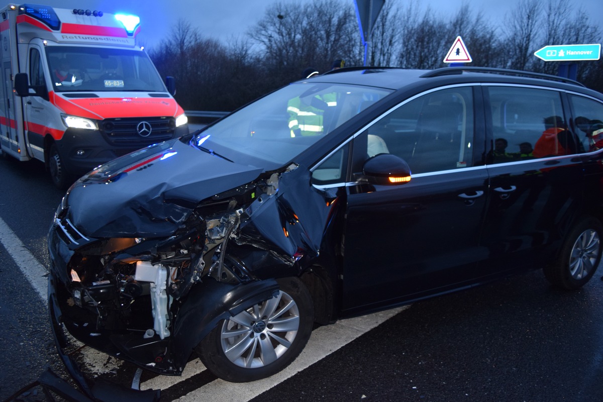 POL-NI: Verkehrsunfall mit Verletztem an der Anschlussstelle Lauenau