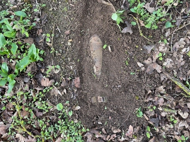 POL-UL: (HDH) Herbrechtingen - Granate aufgefunden / Eine gefährliche Entdeckung machten Helfer im Rahmen der Kreisputztage bei Herbrechtingen.