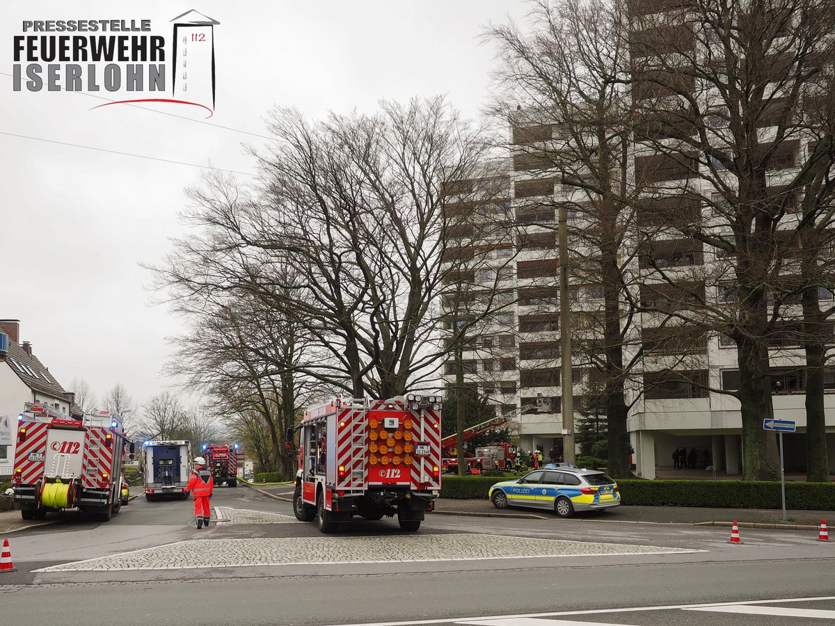 FW-MK: Rauchentwicklung in einem Hochhaus