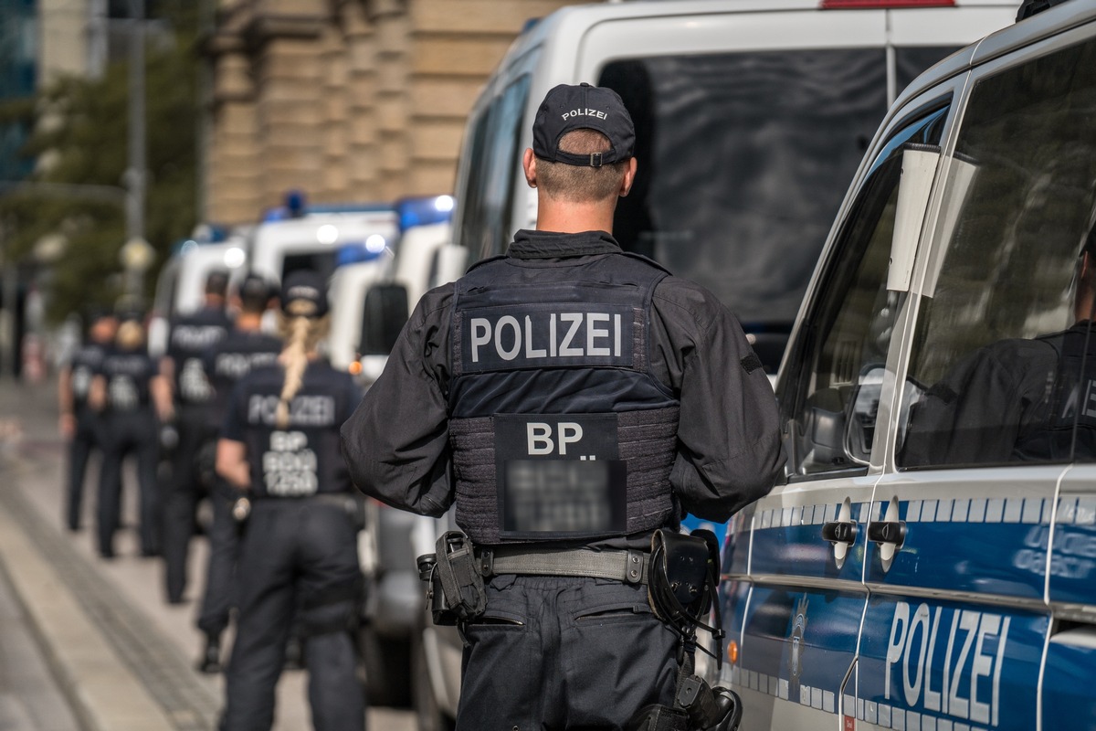 Bundespolizeidirektion München: Staatsanwaltschaft Landshut und Bundespolizeiinspektion Kriminalitätsbekämpfung München decken Netzwerk von Finanzdienstleistern der Schleuserorganisationen auf