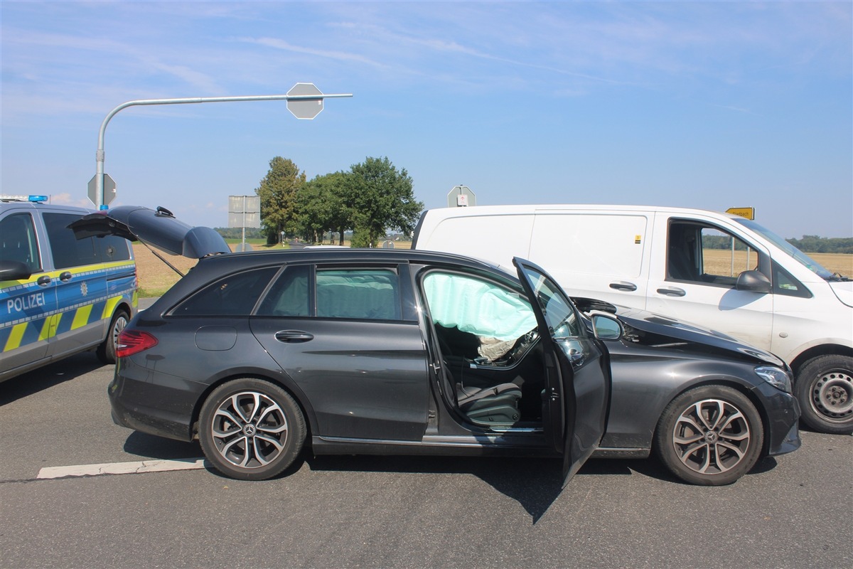 POL-DN: Vorfahrt missachtet