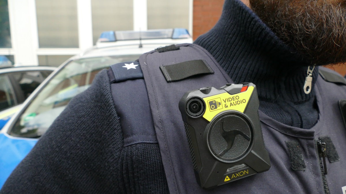 POL-E: Essen: Polizistinnen und Polizisten im Essener Norden tragen jetzt Bodycams