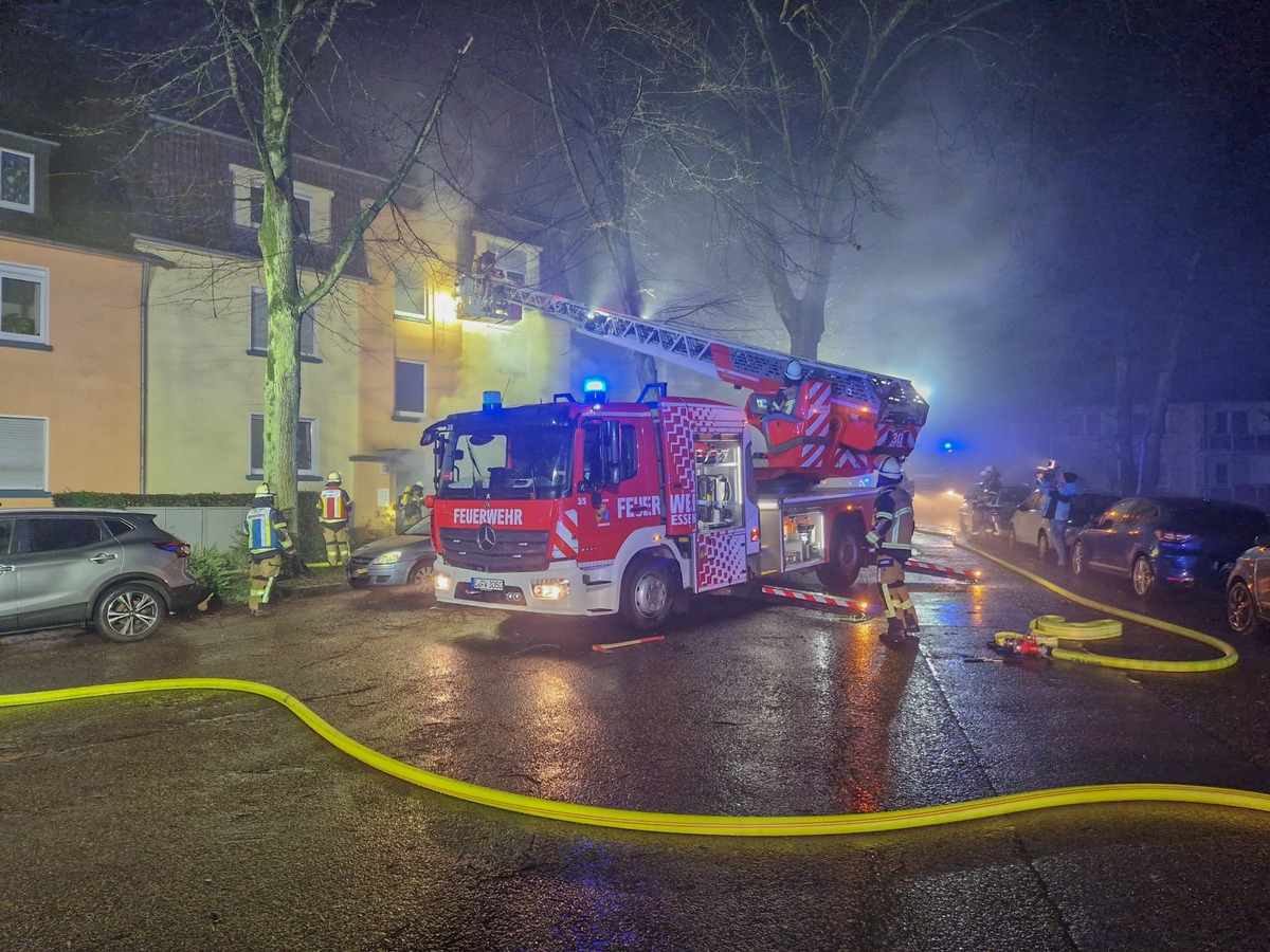 FW-E: Kellerbrand in Mehrfamilienhaus - Rauchmelder verhindern Schlimmeres