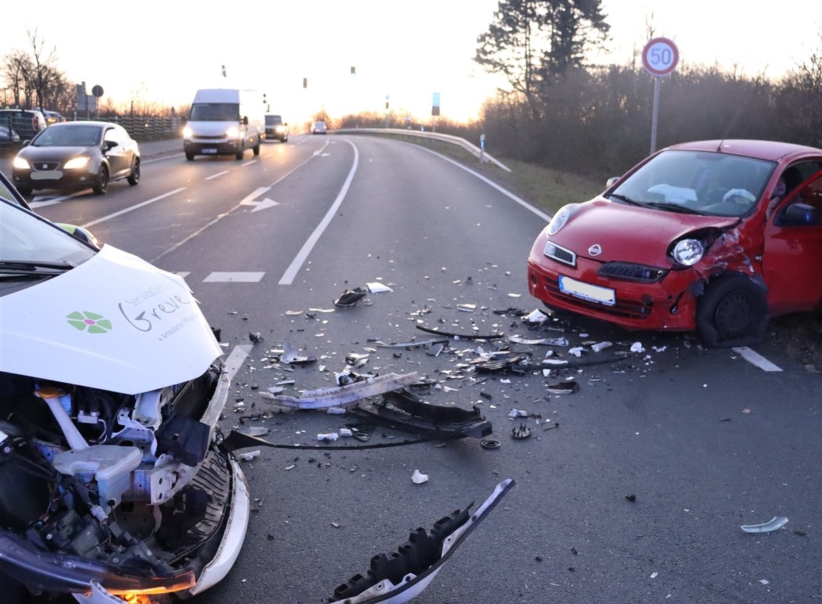 POL-HF: Verkehrsunfall mit Personenschaden - Zusammenstoß bei Auffahrt zur Autobahn