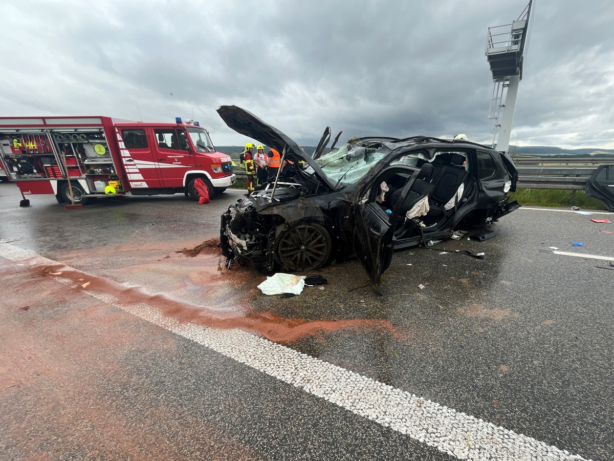 API-TH: Sieben Stunden Vollsperrung nach schwerem Verkehrsunfall