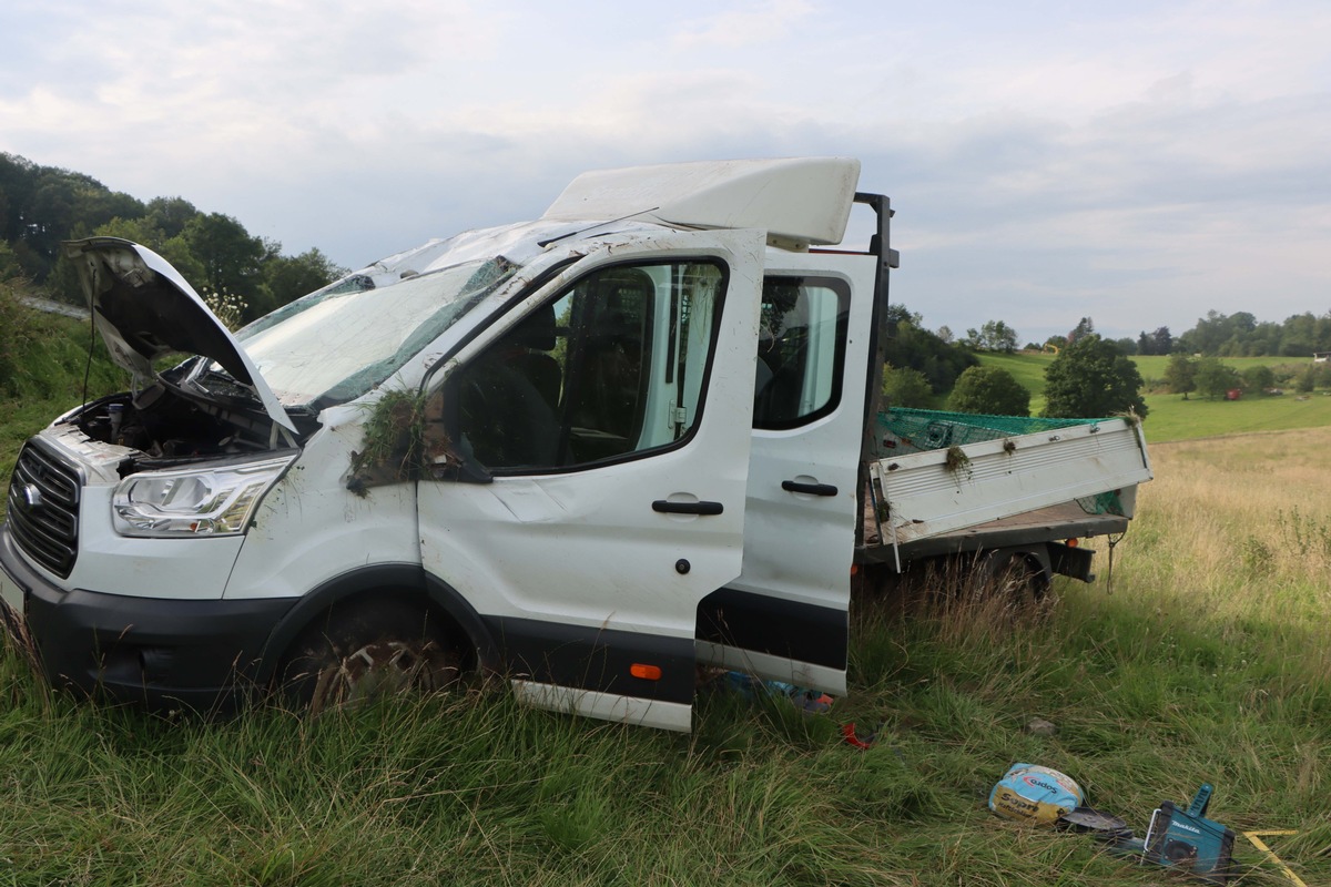 POL-GM: 280721-570: Zwei Schwerverletzte bei Unfall auf der Schwarzenbachstraße