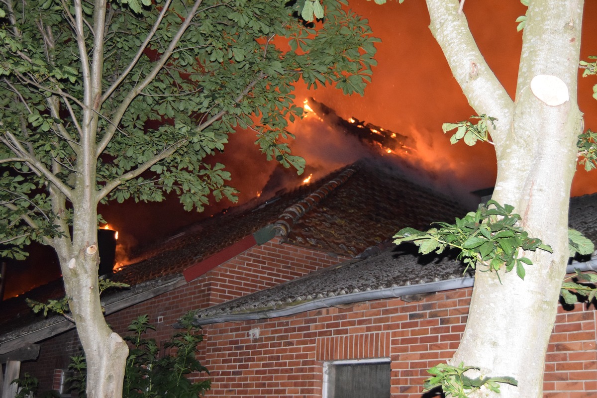 POL-NI: Stolzenau-Großbrand eines landwirtschaftlichen Anwesens