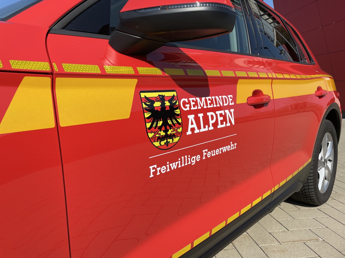 FW Alpen: Gemeldeter Grasbrand