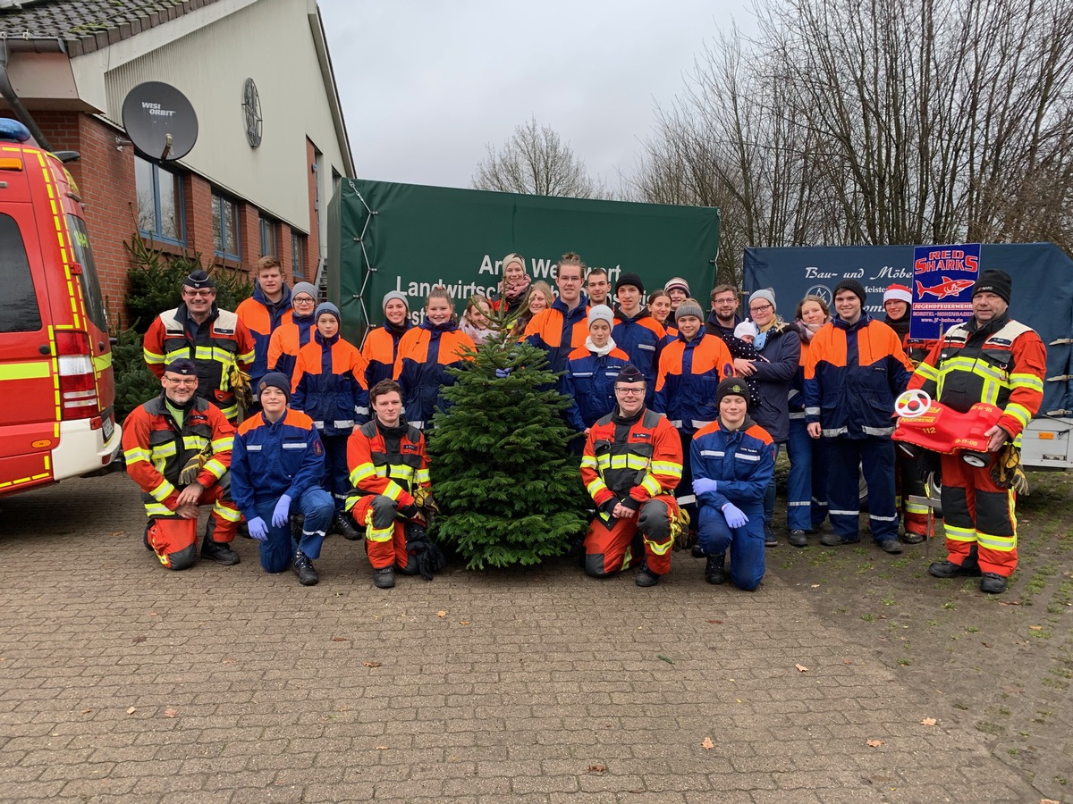 FW-PI: Zum 25. Mal: Jugendfeuerwehr Borsten-Hohenraden feiert Tannenbaum-Jubiläum