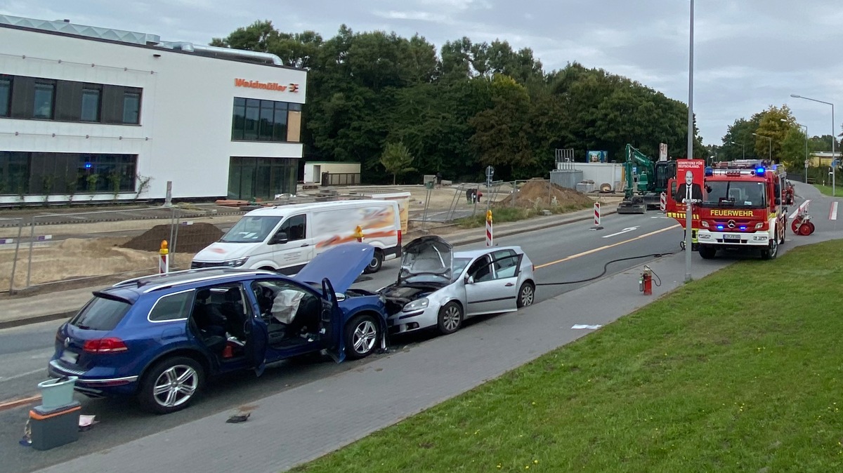 FW-DT: Verkehrsunfall - Frontalzusammenstoß