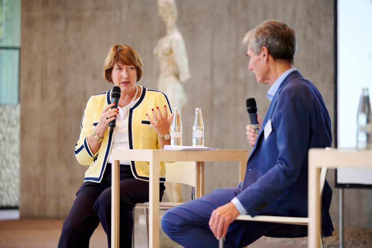 Premiere der &quot;Duisburg Automotive Logistics&quot;: Lösungen für den Weg in die CO2-freie Logistik