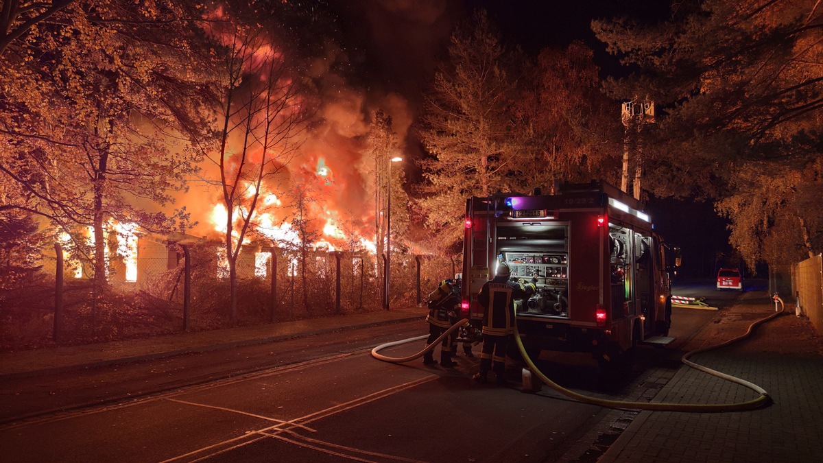 FW Celle: Gebäudebrand in Westercelle - 1. Lagemeldung!