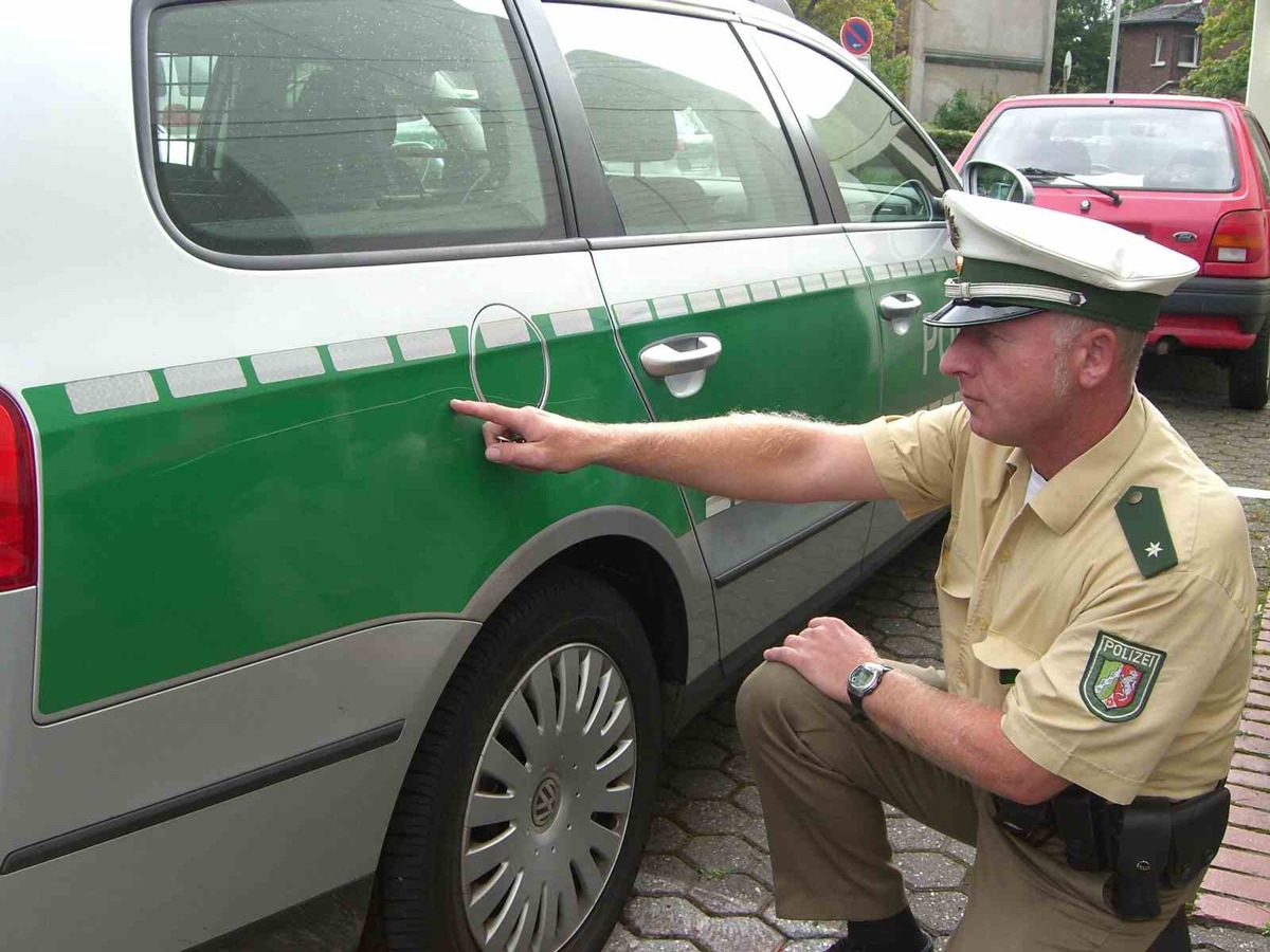 POL-REK: Streifenwagen zerkratzt, Täter bekannt