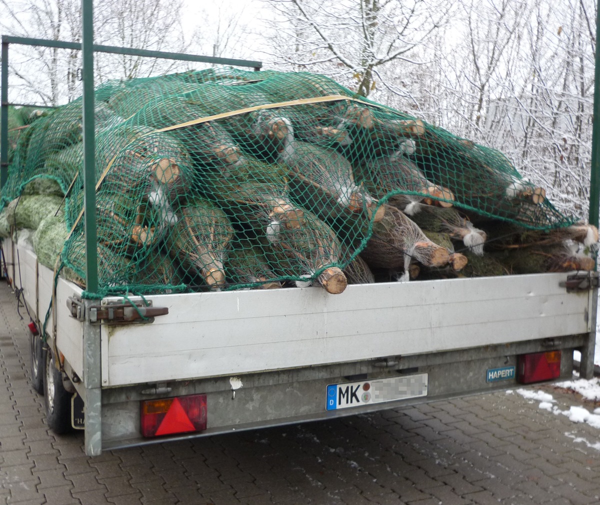 POL-MK: Weihnachtsbaum-Transport nicht zu bremsen