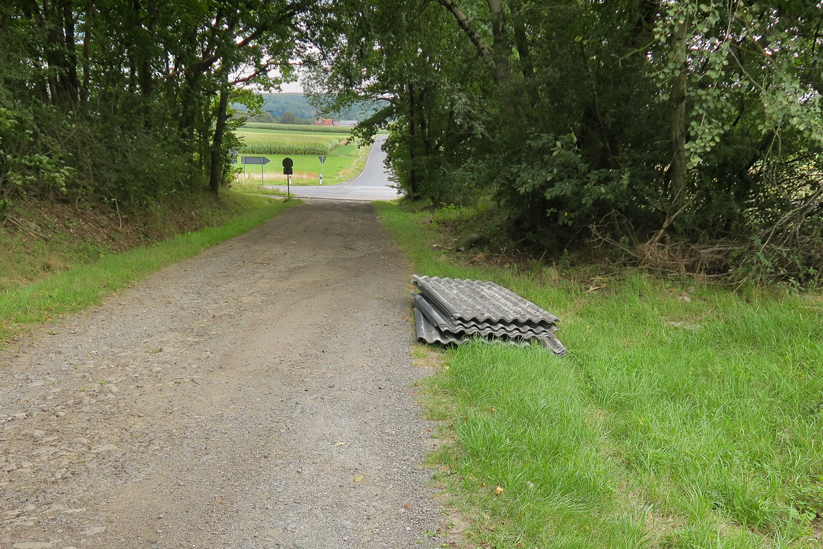 POL-GI: Entsorgung von Asbestplatten in Lumda