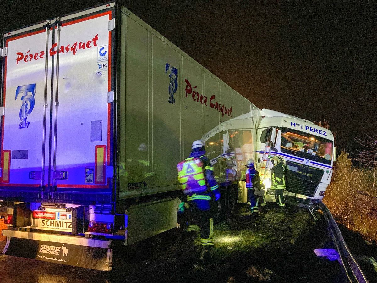 FW-DO: Drei Verletzte bei Unfall auf der A2