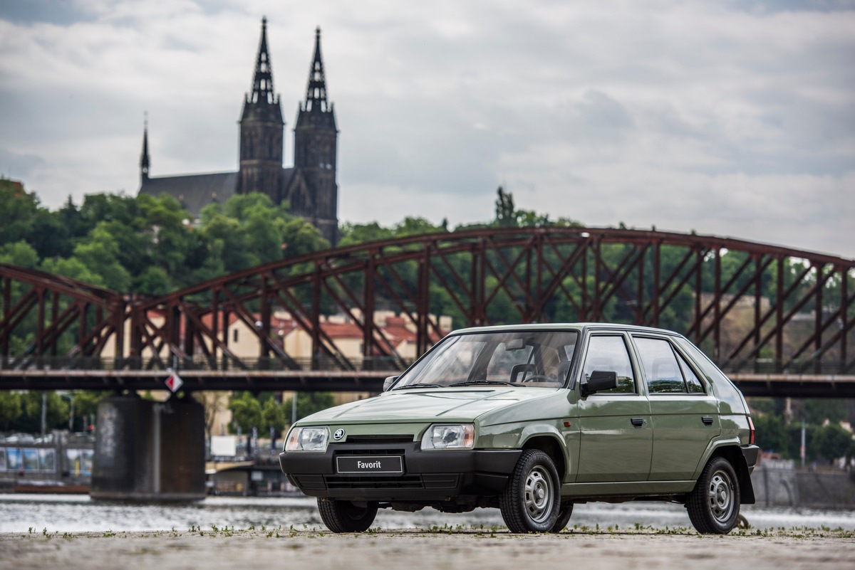 SKODA FAVORIT: Start einer Erfolgsära vor 30 Jahren (FOTO)