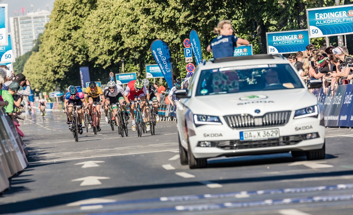 Radsport-Highlight: SKODA ist Hauptsponsor und Fahrzeugpartner des Velothon Berlin (FOTO)