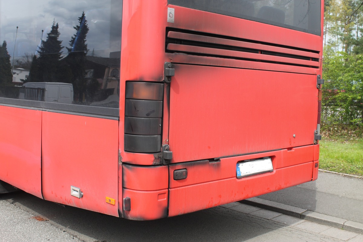 POL-PDKL: Verkehrsunsicherem Schulbus wurde Weiterfahrt untersagt...