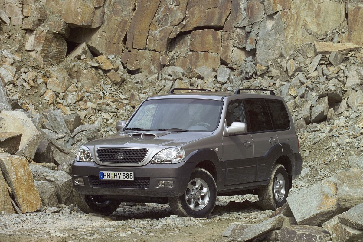 Terracan fährt modifiziert ins Modelljahr 2005 / Optischer Feinschliff gibt Hyundai-Offroader noch markanteren Auftritt