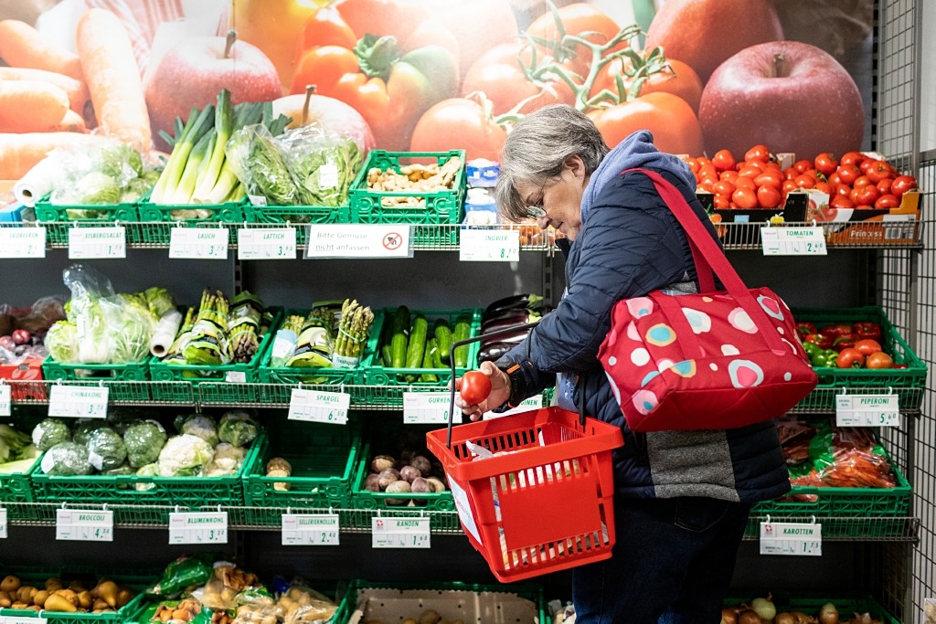 Hausse de la demande de denrées alimentaires à prix réduit / Chiffre d&#039;affaires des Épiceries Caritas en 2022 : un triste record