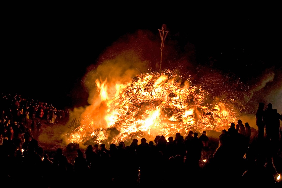 Biikebrennen auf Sylt / Feuer und Flamme für das Fest der Friesen