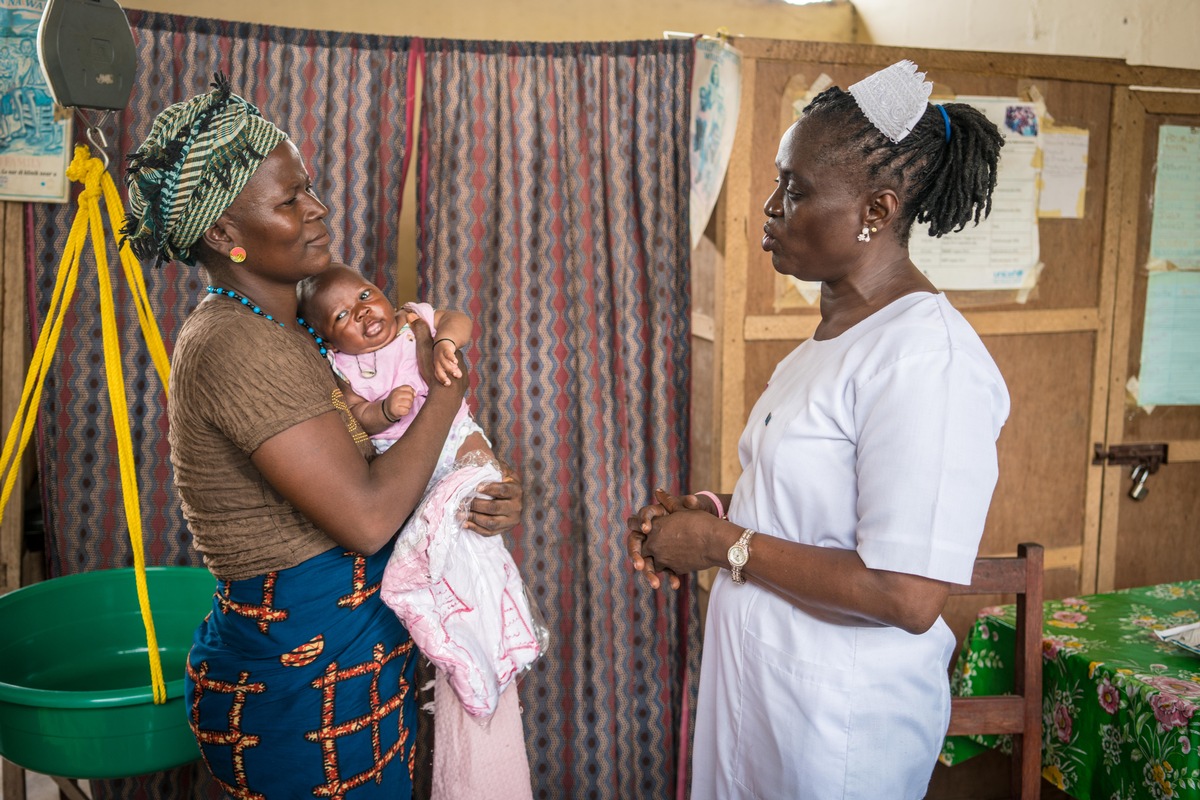 Sartorius unterstützt Hebammenschule in Sierra Leone