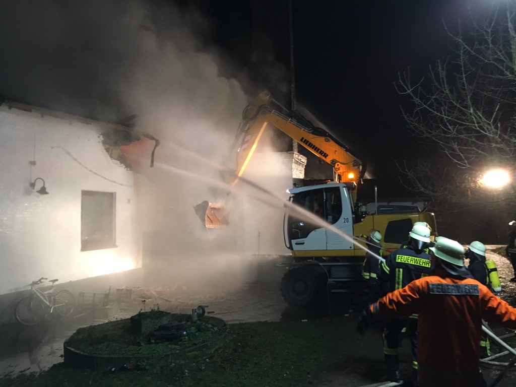 FW-SL: Brand im Mehrfamilienhaus