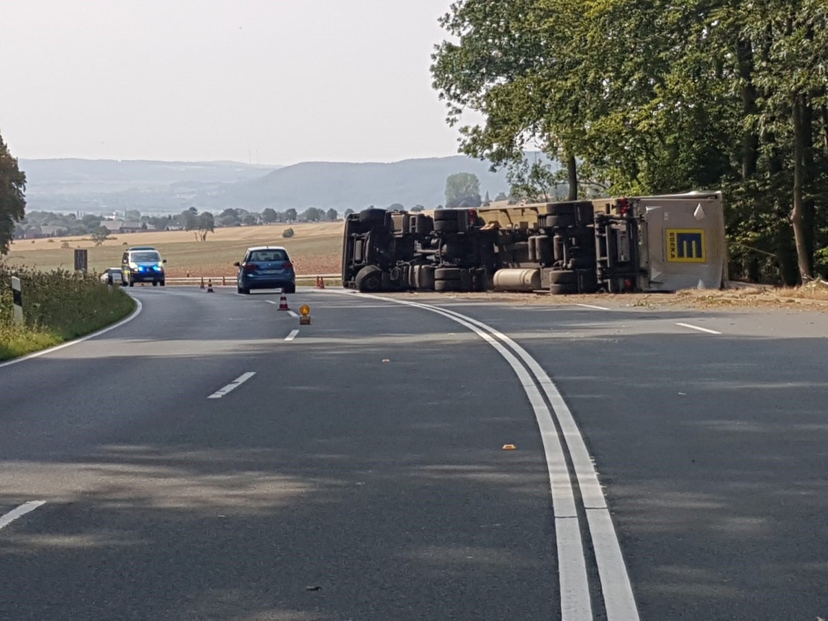 POL-HM: Umgekippter Sattelzug verursacht Verkehrsstörungen