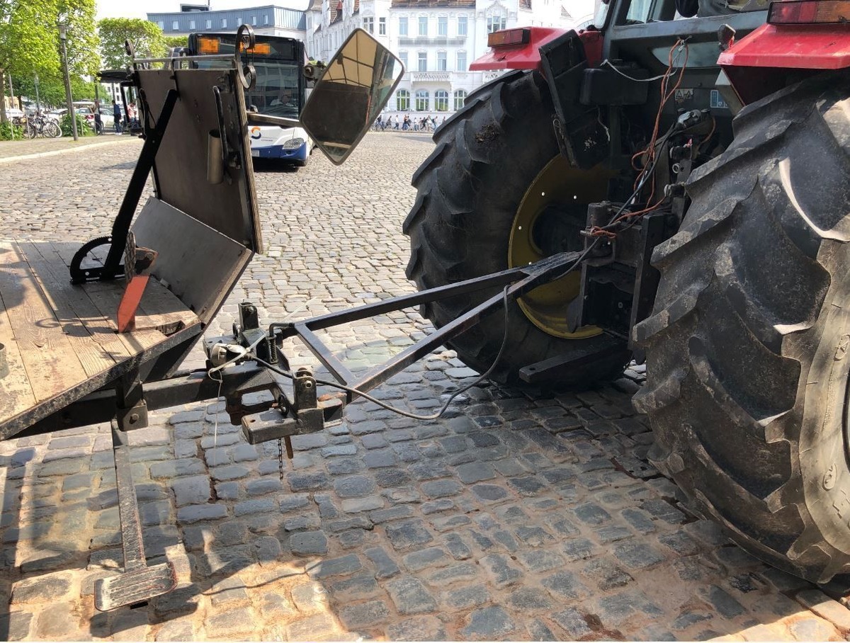 POL-BI: Polizei beendet Planwagenfahrt in der Innenstadt