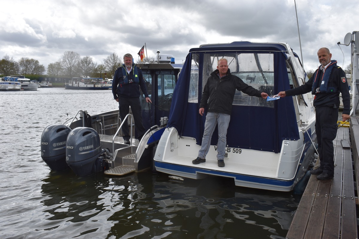 POL-NI: Landkreise Nienburg/Schaumburg: Alle(s) an Bord? - Neuer Flyer der Wasserschutzpolizei soll Wassersportler informieren