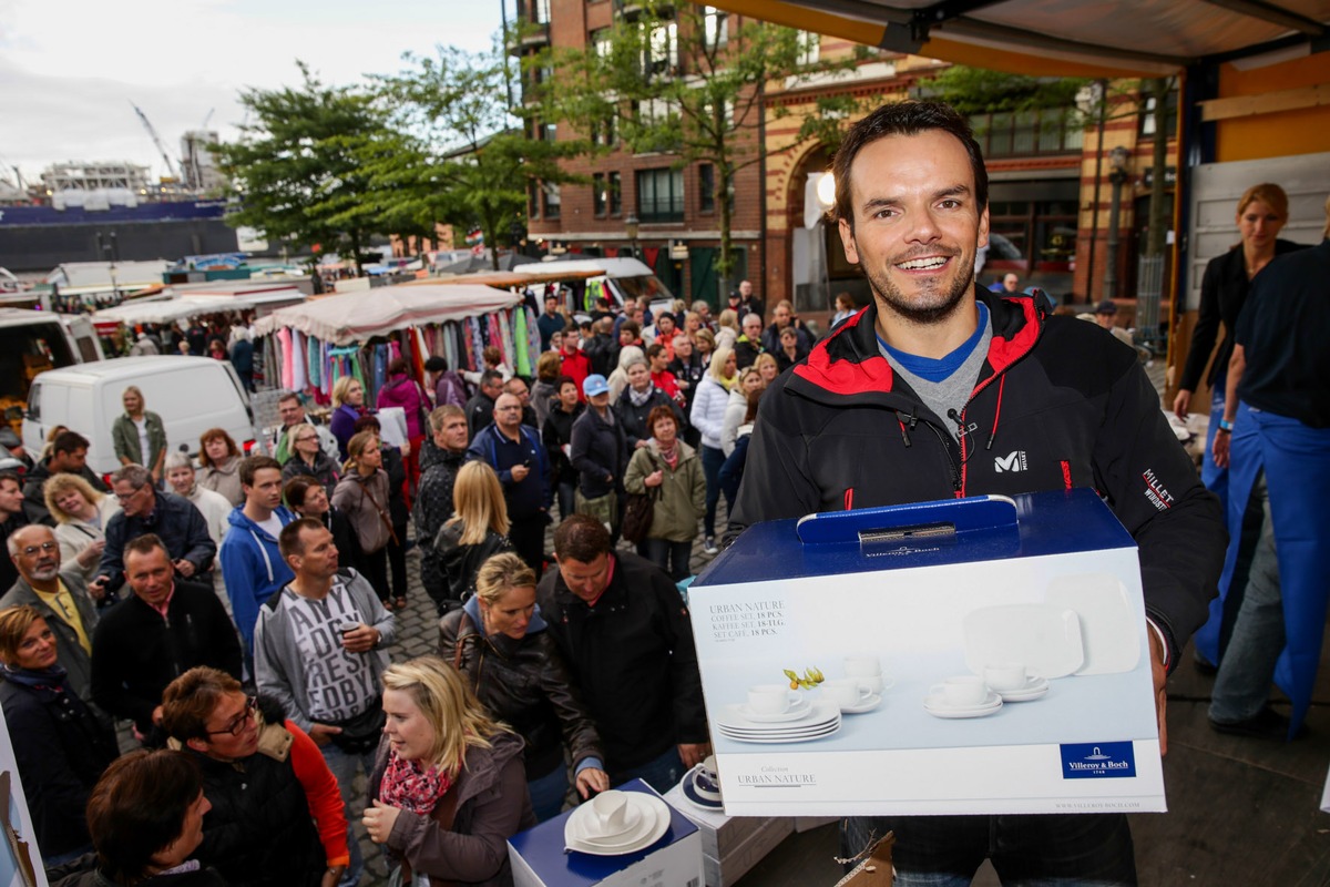 Voller Erfolg für Steffen Henssler und Villeroy &amp; Boch bei Fischmarkt-Spendenaktion (BILD)