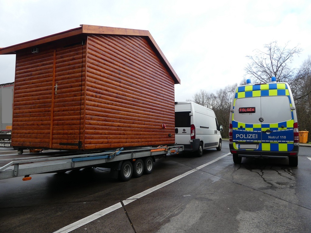 POL-OH: Nach Polizeikontrolle: Gespann auf A4 stillgelegt