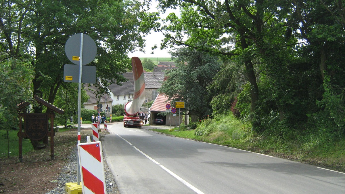 POL-PDKL: Schwertransporte der besonderen Art