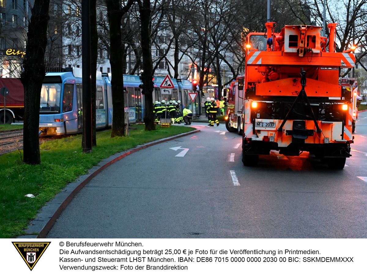 FW-M: Trambahn springt über mehrere Gleise (Innenstadt)