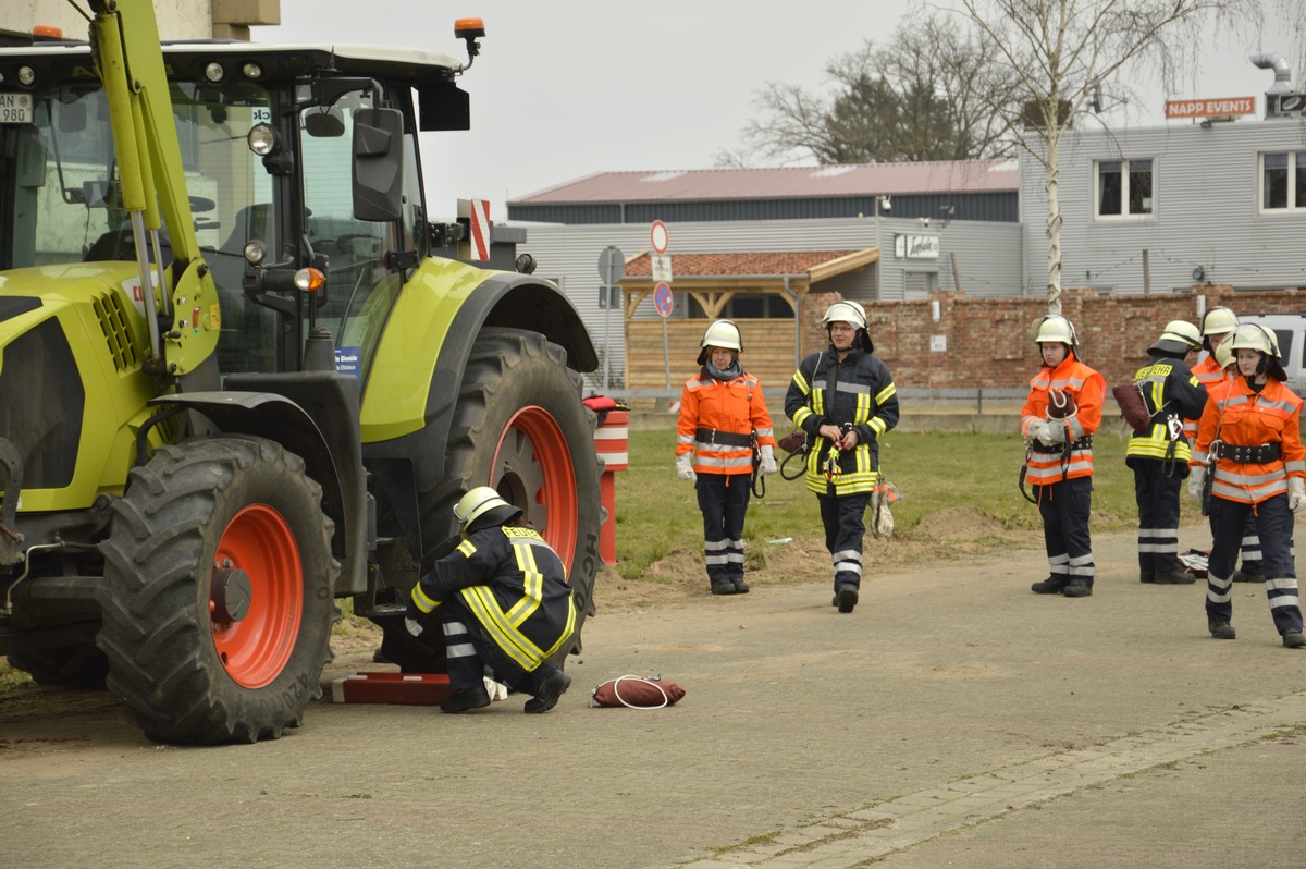 FW Lüchow-Dannenberg: +++Feuerwehren in Lüchow-Dannenberg mit konstanten Mitgliederzahlen+++starke Anstieg bei weiblichen Einsatzkräften zu beobachten+++