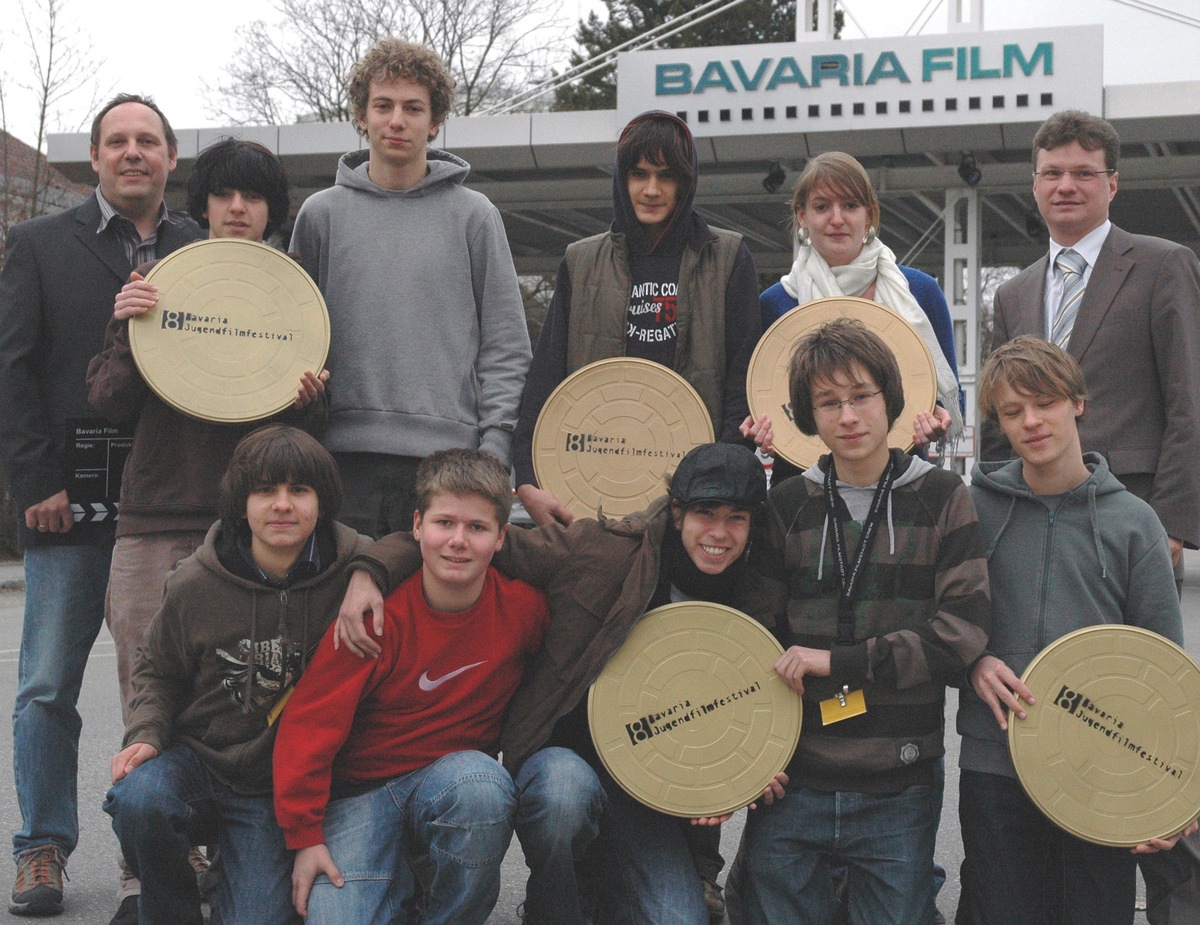 8. Bavaria Jugendfilmfestival in der Filmstadt Geiselgasteig / Staatssekretär Bernd Sibler ehrt junge Filmemacher