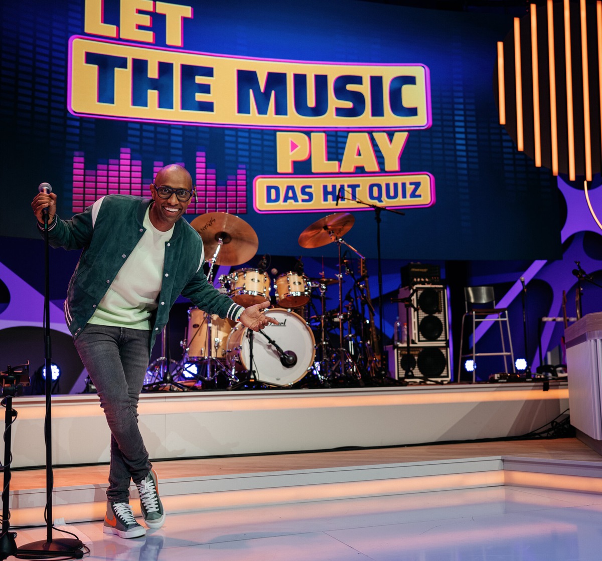 Hast du Töne? Amiaz Habtu moderiert die neue SAT.1-Show &quot;Let the music play - Das Hit Quiz&quot;