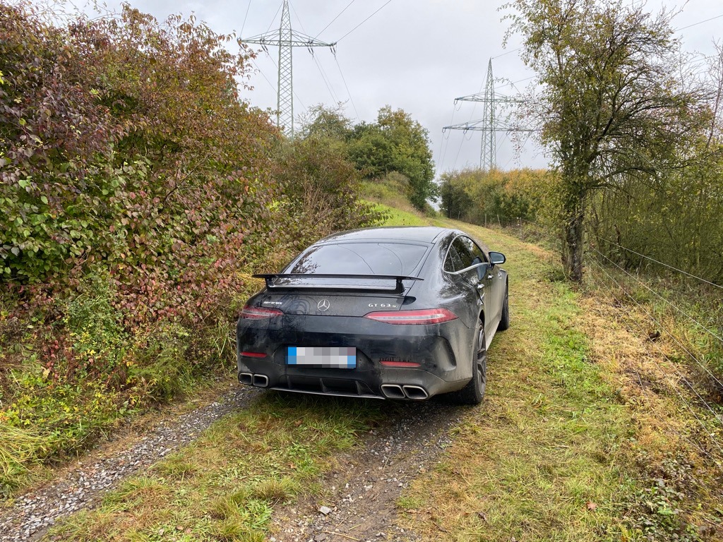 POL-BN: Fotos: Geldautomatensprengung in Wachtberg-Adendorf - Mutmaßliches Fluchtfahrzeug in Rheinland-Pfalz aufgefunden - Polizei fahndet weiter nach flüchtigen Tätern