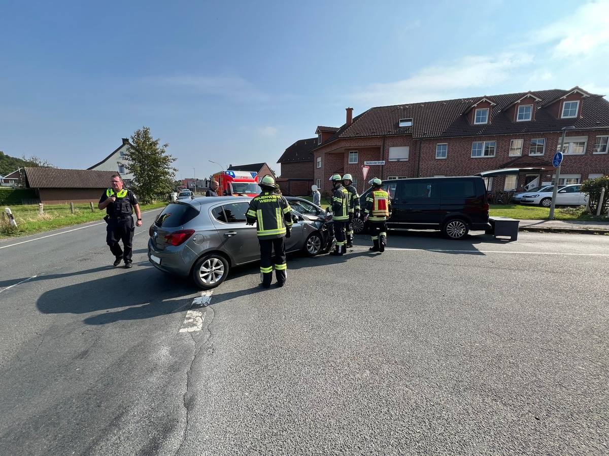 FW-WRN: Verkehrsunfall auf der Selmer Landstraße