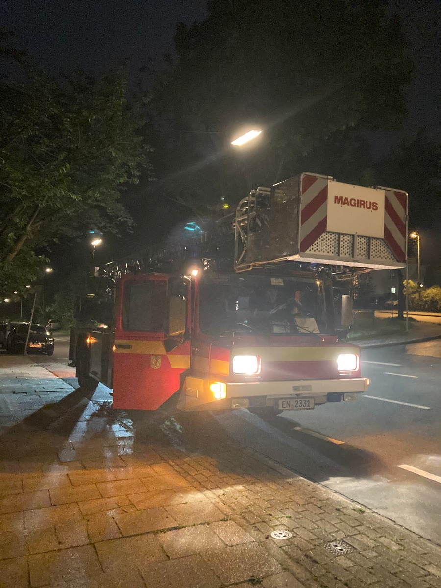 FW-EN: Sechs Einsätze für die Hattinger Feuerwehr - Rauchmelder haben erneut Leben gerettet